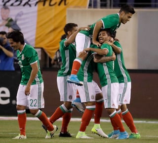 México se sobre puso a Irlanda en su último encuentro amistoso previo a las eliminatorias mundialistas. (EFE)