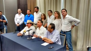 Guillermo Anaya encabezó conferencia de prensa donde denunció fraude en la elección. (FERNANDO COMPEÁN)