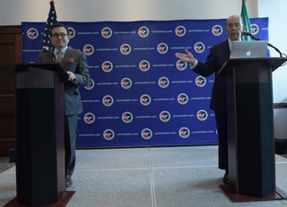 Ayer, los secretarios de Comercio de EU y de Economía de México, Wilbur Ross e Ildefonso Guajardo, dieron a conocer las condiciones generales del nuevo pacto. (NOTIMEX)
