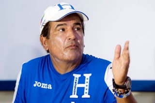 El entrenador de la selección de Honduras, Jorge Luis Pinto. México es súper favorito: Pinto