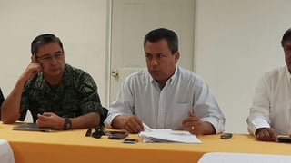 El alcalde Morán Delgado le dijo al director de Vialidad Jorge Jiménez Favela, al de Protección Civil Alberto Porragas Quintanilla, así como al de Seguridad Pública Adelaido Flores para que se mantengan vigilantes. (EL SIGLO DE TORREÓN) 