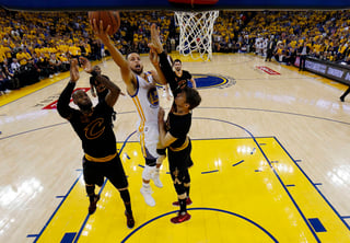Stephen Curry y los jugadores clave de los Warriors de Golden State viajaron el verano pasado a la otra punta del país para convencer al deseado agente libre de la única forma que conocen: con la 'fortaleza de sus números'.