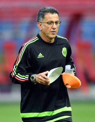 El técnico de México consideró que el enfrentar a rivales de este nivel le permitirá a su equipo conocer sus alcances. (AP)