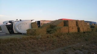 El accidente se registró alrededor de las 7:00 horas en la citada vía federal, cerca del poblado Bermejillo, Durango. (EL SIGLO DE TORREÓN)