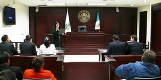 Después de más de siete horas, tras el desahogo de pruebas, el juez decidió vincularlo a proceso por por la presunta comisión del delito de fraude por 24 millones de pesos en perjuicio del Gobierno del Estado de Durango. (ARCHIVO)