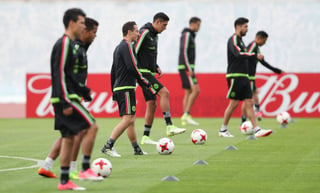 La Selección Mexicana busca hoy avanzar a las semifinales de la Copa Confederaciones a costa del equipo anfitrión, Rusia. (EFE)   