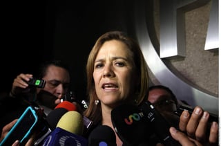 Propuestas. Margarita Zavala (foto), esposa de Felipe Calderón, a su salida de la Comisión Permanentede Acción Nacional donde se decidió buscar un frente opositor de cara a la elección presidencial. (ARCHIVO)
