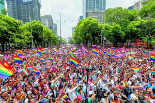 Multitud. Más de 175 mil personas asistieron ayer a la marcha por la comunidad LGBTTTI de la Ciudad de México.