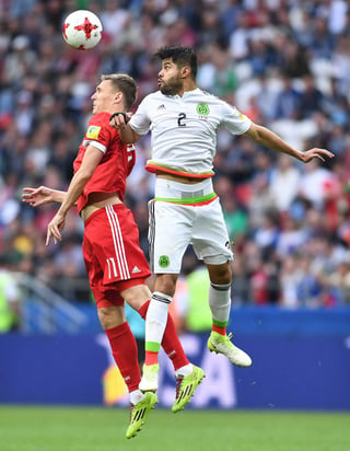 Osorio volvió al cuadro base del empate ante Portugal. Néstor Araujo fue fundamental en el juego para mal y para bien .