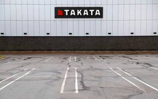 Takata registró una pérdida neta de más de 700 millones de dólares en el último año fiscal debido a los llamados a reparación. (ARCHIVO)