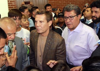 El llamado 'César del Boxeo' denunció las amenazas ante medios de la ciudad de Culiacán.