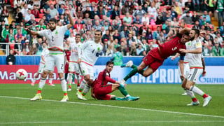 Al minuto 90 de acción, el defensa portugués Pepe empató el encuentro para alargar el partido a los tiempos extras. (Fotografía de AP)