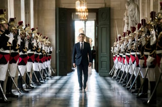 Refundar. Macron anunció que en su mandato pretende 'cambiar las instituciones' francesas.