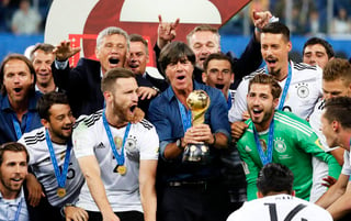 El director técnico de la selección alemana no encontró problema en llamar a jugadores jóvenes para la Copa Confederaciones. Promotores, mal del futbol tricolor