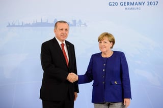 Erdogan a su llegada se reunió con Merkel.