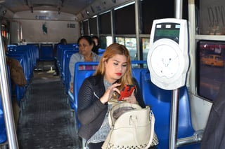 Servicio. La gran mayoría de los autobuses que operan en las líneas urbanas de Torreón cuentan con el sistema de prepago instalado. (ARCHIVO)