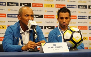 El entrenador de Nicaragua, Henry Duarte, durante una rueda de prensa. 