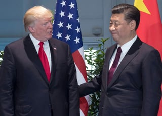 Aclara. Xi Jinping (der.) advirtió a Donald Trump que 'ciertos factores negativos' perjudicaban la relación bilateral.