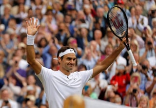 Roger Federer derrotó 7-6, 7-6, 6-4 a Tomas Berdych y alcanzó su final número 11 de Wimbledon. (AP)