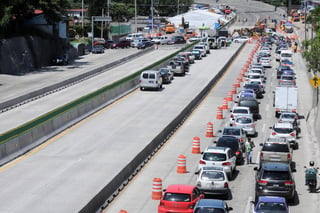 Desquiciado. Cientos de automovilistas tuvieron que enfrentarse al tráfico por la desviación en el Paso Exprés Tlahuica.