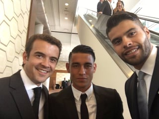 Gael Sandoval (c), Néstor Araujo (i) y José Riestra estuvieron presentes en la entrega de los 'Balones de Oro'. (Cortesía José Riestra)