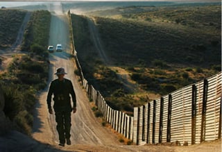 'Vista la retórica que el presidente Trump ha tenido, ha hecho que el número de cruces fronterizos ilegales haya bajado. Nunca hemos visto un descenso como el actual', dijo Judd. (ARCHIVO)