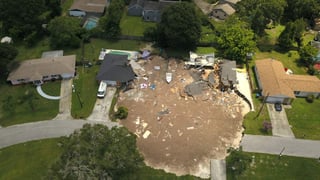 Sumidero. El socavón se ‘tragó’ dos casas en Florida durante el fin de semana, sin que se registraran víctimas.