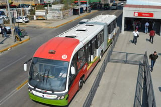 Juan Sánchez Peláez, director de la empresa Transcomunicador, que opera la línea 2 del Mexibús, informó que suspendieron el servicio debido a anegamientos en la vialidad. (ARCHIVO)