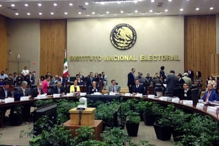 Sesión. Consejo general del  Instituto Nacional Electoral dio la resolución de rebase.