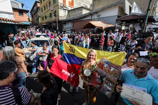 Otros actos similares se dieron hoy en el estado de Aragua (litoral) y en Caracas, encabezados por el vicepresidente del Ejecutivo, Tareck El Aissami, y la primera dama, Cilia Flores, respectivamente. (ARCHIVO)