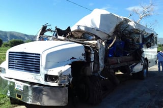 Tragedia. El accidente ocurrió sobre la carretera que dirige del ejido San Jacinto al ejido 21 de Marzo del municipio de Lerdo.