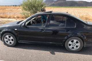 Tramo. La familia Galindo viajaba en el auto negro procedente de Parras rumbo a Torreón. (EL SIGLO DE TORREÓN)