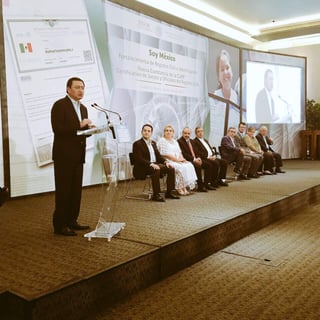 El secretario de Gobernación, Miguel Ángel Osorio Chong, durante el arranque a nivel nacional del Nuevo Formato Único de la CURP. (TWITTER)