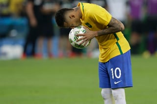 Neymar consiguió junto a la selección de Brasil la medalla de oro en el futbol olímpico de hombres. (AP)