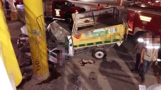 Accidente. Mueren tres empleados en accidente sobre la carretera Torreón-Matamoros.