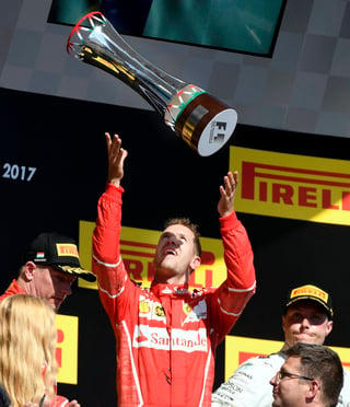 Sebastian Vettel busca su quinta corona del máximo circuito del automovilismo. (AP)