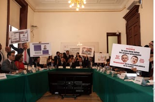 Proceso. El jefe delegacional de Tláhuac, Rigoberto Salgado, fue cuestionado cuatro horas y media  sobre el beneficio a contratistas que lo apoyaron en su campaña y por presuntos nexos con el crimen. (AGENCIA REFORMA)