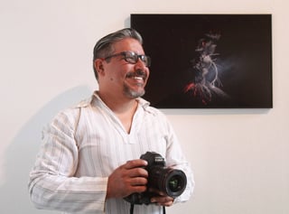 Premio. Sergio Tapiro fue reconocido por su foto 'El poder de la naturaleza', en el concurso de National Geographic. (ARCHIVO)