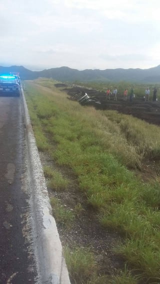 Tragedia. Pareja sufre accidente en la autopista Durango-Gómez Palacio y muere prensada.