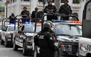 Las patrullas fueron donadas durante una ceremonia por parte de empresarios de la región y los ayuntamientos de Tampico, Ciudad Madero y Altamira a la Secretaría de Seguridad Pública. (ESPECIAL)