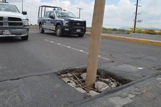Daños. Un carril de la carretera Torreón-San Pedro fue cerrado de forma parcial.