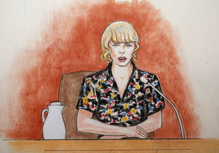 Swift, de 27 años, y Mueller, de 55, testificaron hoy durante la tercera jornada del juicio que les enfrenta y que empezó este martes en la capital de Colorado bajo gran expectación mediática. (AP)
