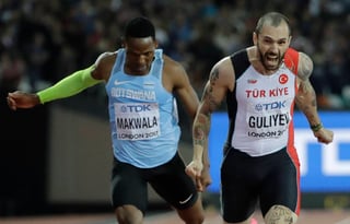 El turco Ramil Guliyev sorprendió al mundo del atletismo al llevarse la medalla de oro en los 200 metros planos.