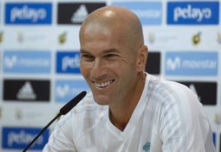 El francés Zinedine Zidane, entrenador del Real Madrid, renovó contrato el club “merengue” hasta el 2020. (EFE)