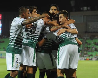 Con goles de Armenteros y Lozano, Santos Laguna derrotó a Juárez. (RAMÓN SOTOMAYOR)