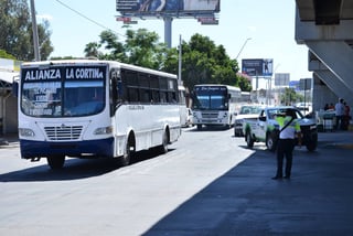 Incluyente. Sólo las rutas urbanas que usan el bulevar Revolución participarán en el esquema operativo del BRT. (FERNANDO COMPEÁN)