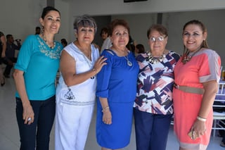 María Elena, Elvira, Nena, Malena y María Elena.