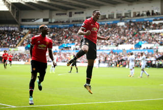 Manchester United venció 4-0 como visitante al Swansea y es líder en la Premier League. (AP)