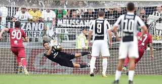 El campeón Juventus comenzó con el pie derecho la defensa de su título. Juventus inicia su defensa con triunfo