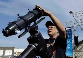 Expectativas.  Se espera que este eclipse sea el más observado, más estudiado y más fotografiado de la historia. (AP)